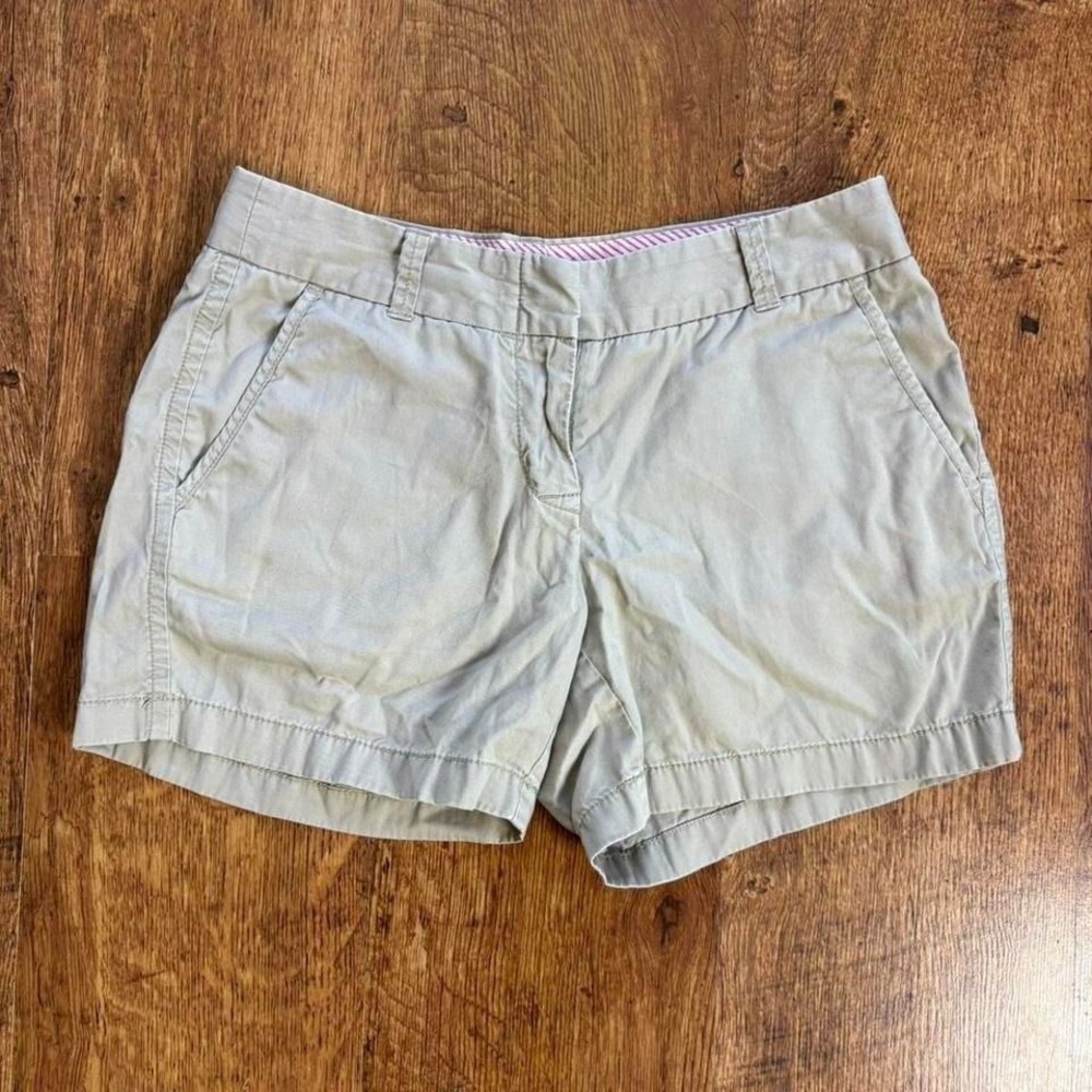 tan khaki preppy chino shorts with pink inner accents